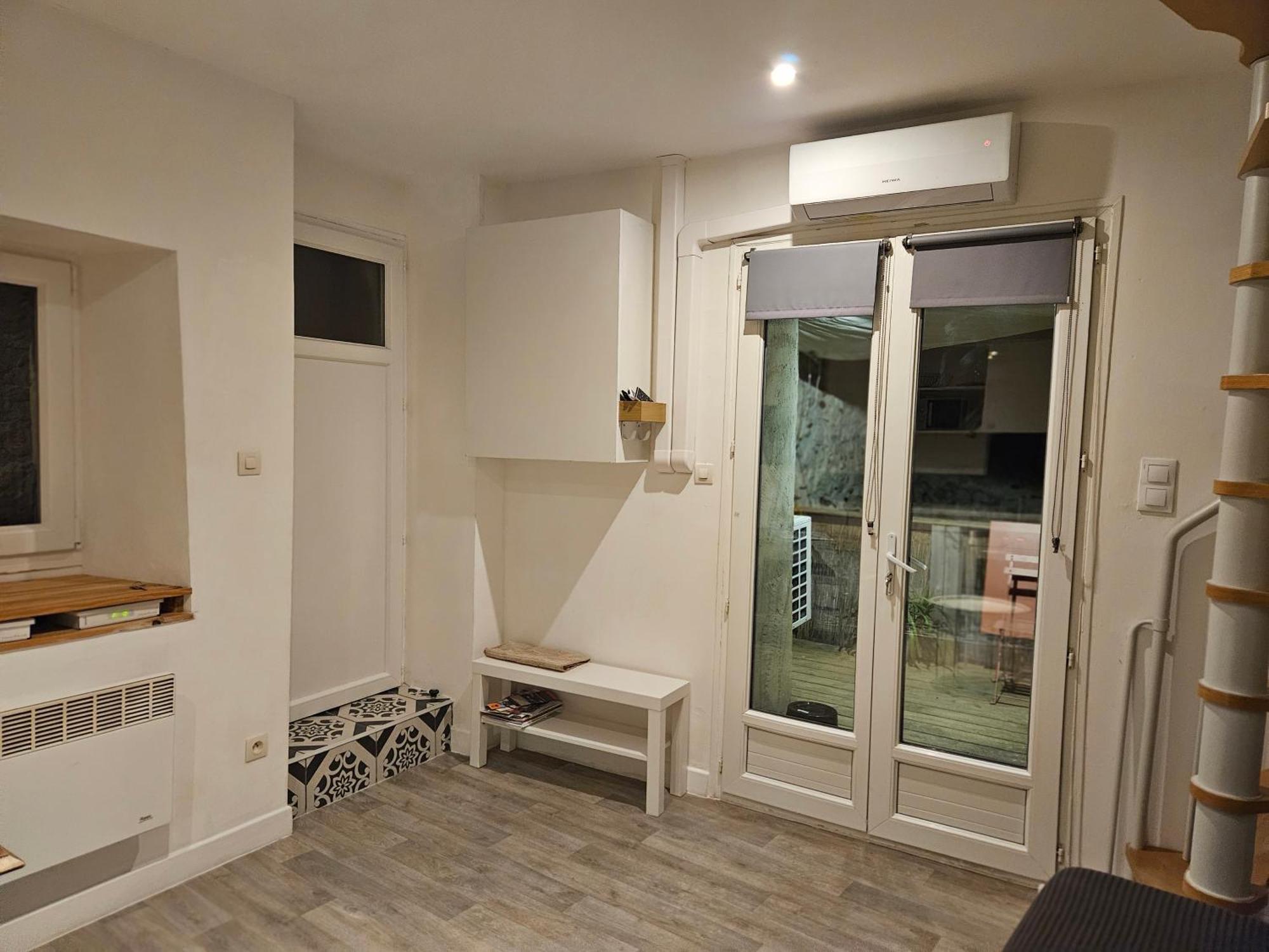Maison De Village Meublee Avec Terrasse Donzere Bagian luar foto